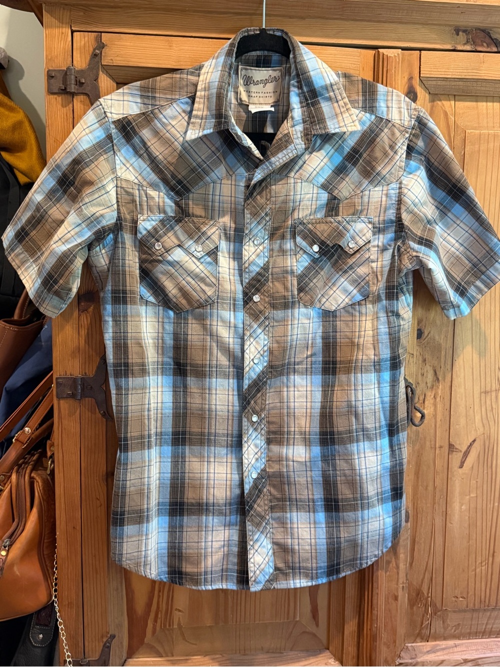 Vintage Wrangler Short Sleeve Plaid Button-Up Shirt in Blue and Brown